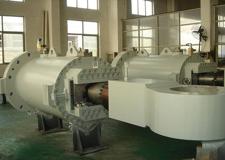 向家壩電站水輪機接力器，單機容量80萬千瓦